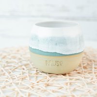 Handgetöpferter Becher, Blau/Weiss Rund, Pause von Huehnerwiesenkeramik