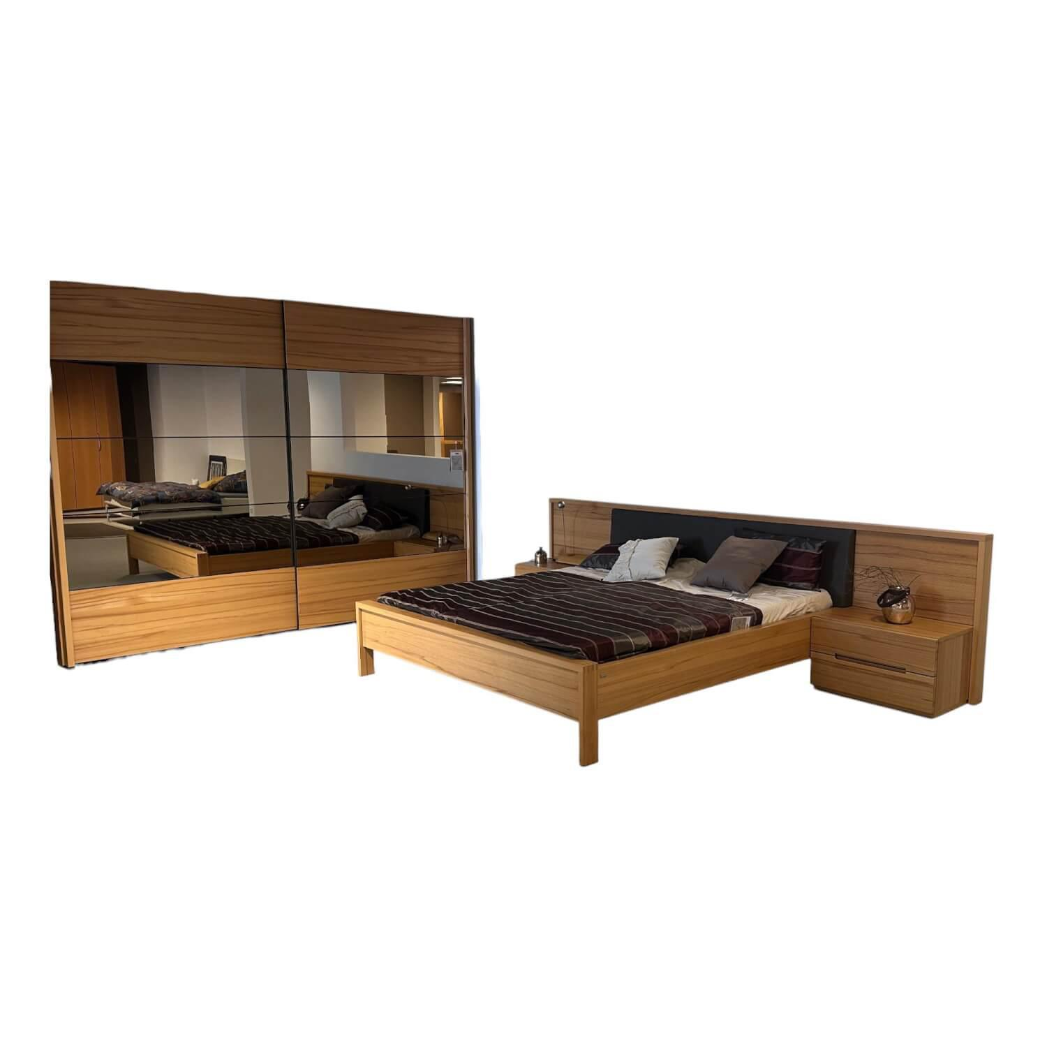 Schlafzimmer Acrea Bett Leder Braun Schwarz Und Strukturbuche Konsolen Mit Schub... Schlafzimmer Acrea Bett Leder Braun Schwarz Und Strukturbuche Konsolen Mit Schub... von Hülsta
