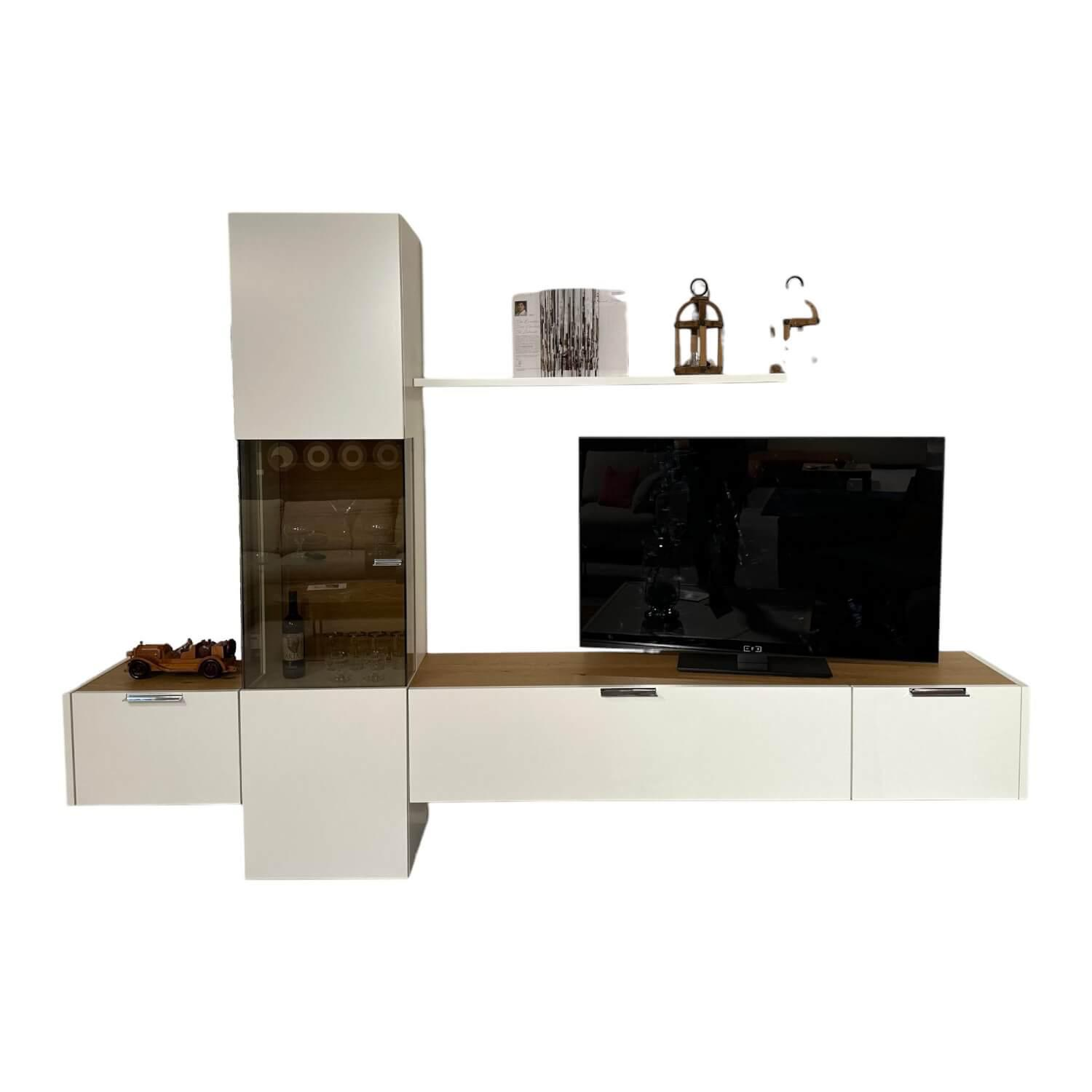 Wohnwand Fena Wohnen Lack Reinweiss Akzent Balkeneiche Mit Beleuchtung Und Funkf... Wohnwand Fena Wohnen Lack Reinweiss Akzent Balkeneiche Mit Beleuchtung Und Funkf... von Hülsta