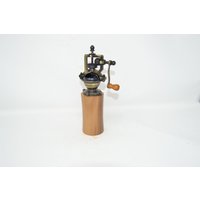 Holz Gewürzmühle Mühle Buche Pfeffermühle Salzmühle Pepper Spice Mill Handmade Made in Austria Geschenk Geschenk-Idee Antik Holz Gewürzmühle Mühle Buche Pfeffermühle Salzmühle Pepper Spice Mill Handmade Made in Austria Geschenk Geschenk-Idee Antik von Huizbirn