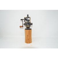 Holz Gewürzmühle Mühle Weide Pfeffermühle Salzmühle Pepper Spice Mill Handmade Made in Austria Geschenk Geschenk-Idee von Huizbirn