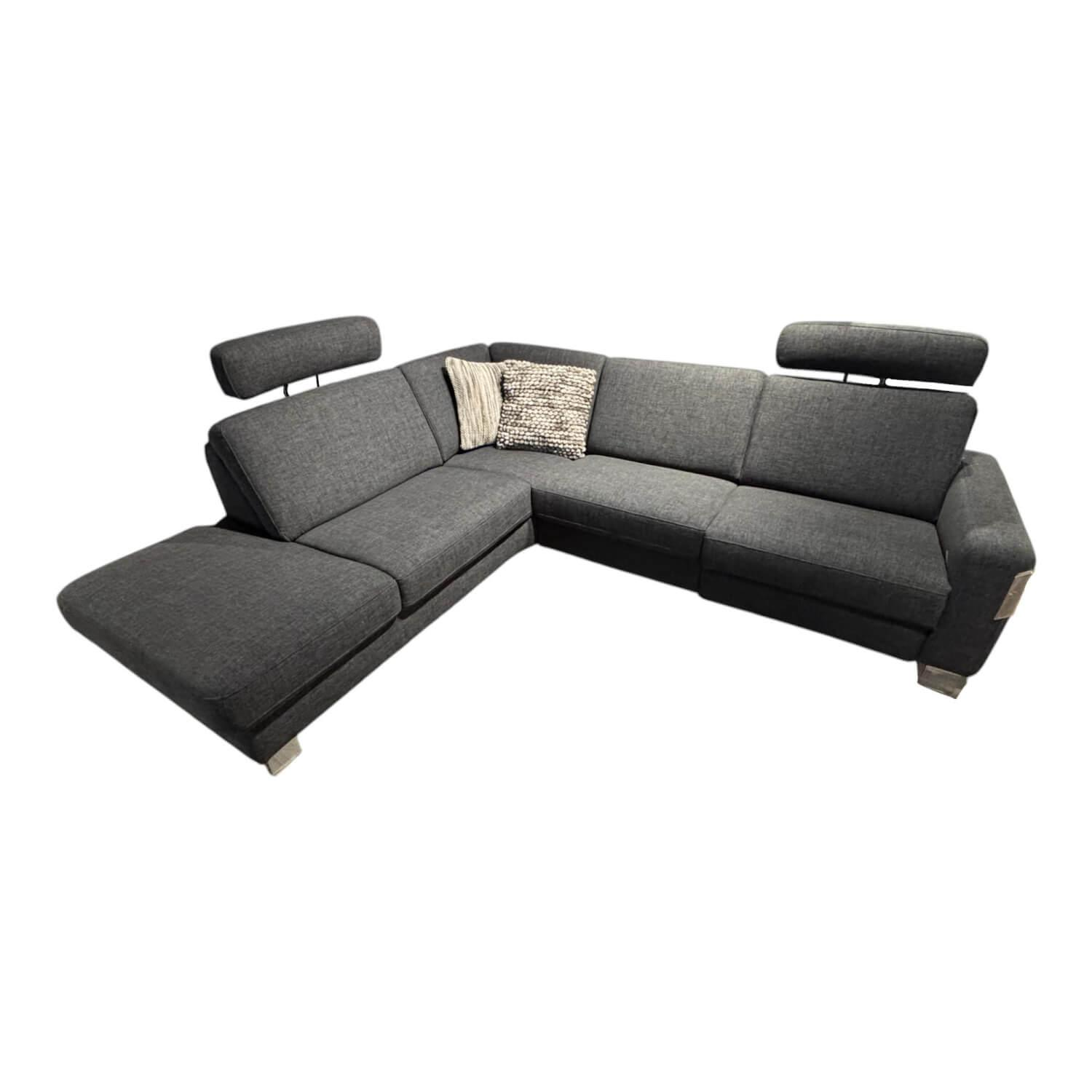 Ecksofa Sofastyle Stoff Vincent Anthrazit Metallfuß Chrom Inklusive 2 Kopfstütz... Ecksofa Sofastyle Stoff Vincent Anthrazit Metallfuß Chrom Inklusive 2 Kopfstütz... von Hukla
