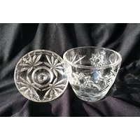 Vintage Gedrückt Star Design Candy Glasschale, Lidded Glasschale Mit Deckel, Schmuckstück Gericht Vintage Gedrückt Star Design Candy Glasschale, Lidded Glasschale Mit Deckel, Schmuckstück Gericht von HuldasTreasures