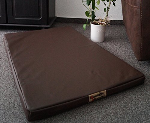 Hundebettenmanufaktur Hundematratze Hundebett Kunstleder Schaumstoff 5 cm Verschiedene Größen und Farben wählbar (105 cm X 65 cm, braun) von Hundebettenmanufaktur