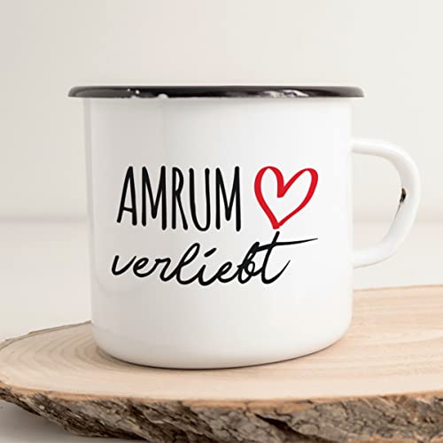 Huuraa Emaille Tasse Amrum verliebt 300ml Vintage Kaffeetasse mit Namen deiner Lieblingsinsel von Huuraa