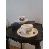 Antike Royal Copenhagen "Blaue Blume' Tasse Und Untertasse von HyggeligtHjem