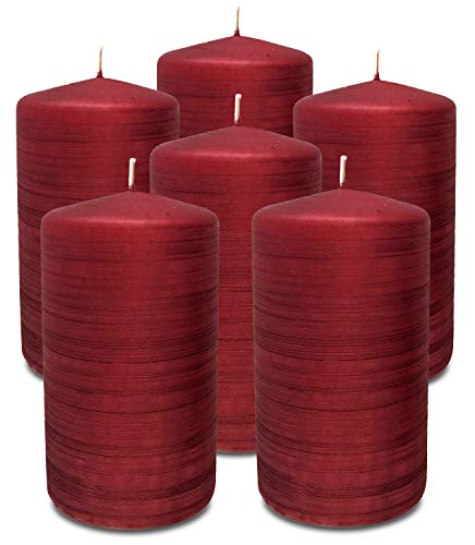 Hyoola Gebürstetes Metallic Stumpenkerzen - Kerzen Rot 6er-Pack - Stumpenkerzen Rot - Dekorative Stumpenkerzen Groß Hergestellt in EU - Kerzen Lange Brenndauer - 7 cm x 13 cm von Hyoola