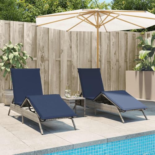 IBUQDDV Campingliege Stuhl Outdoor Strandliege Terassenmöbel Sonnenliegen 2 STK. mit Tisch Grau Poly Rattan für Patio Strand Terrasse Pool von IBUQDDV