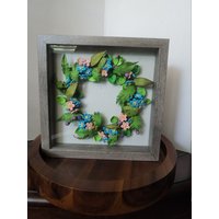 Quilling Kunst - Vergissmeinnicht Kranz Wandkunst Papierblumen Wanddeko Wandbehang Weihnachtsgeschenk Ostergeschenk Vatertag von IDCraftsArts