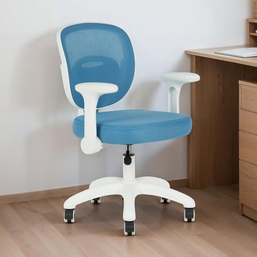 IDIMEX Kinderdrehstuhl Amelia höhenverstellbar mit Armlehnen in blau - Ergonomischer Kinder-Schreibtischstuhl mit Mesh Rückenlehne & weißes Fußkreuz mit 5 Rollen von IDIMEX