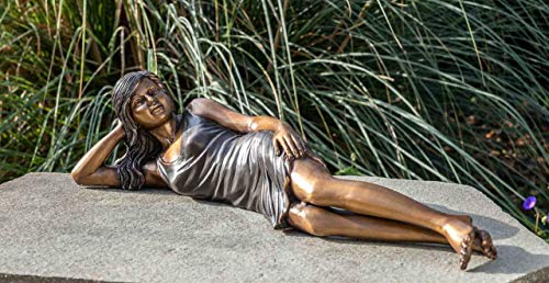 IDYL Bronze-Skulptur Liegendes Mädchen | 14x11x55 cm | Klassische Bronze-Figur handgefertigt | Gartenskulptur oder Wohnbereich-Dekoration | Hochwertiges Kunsthandwerk | Wetterfest von IDYL