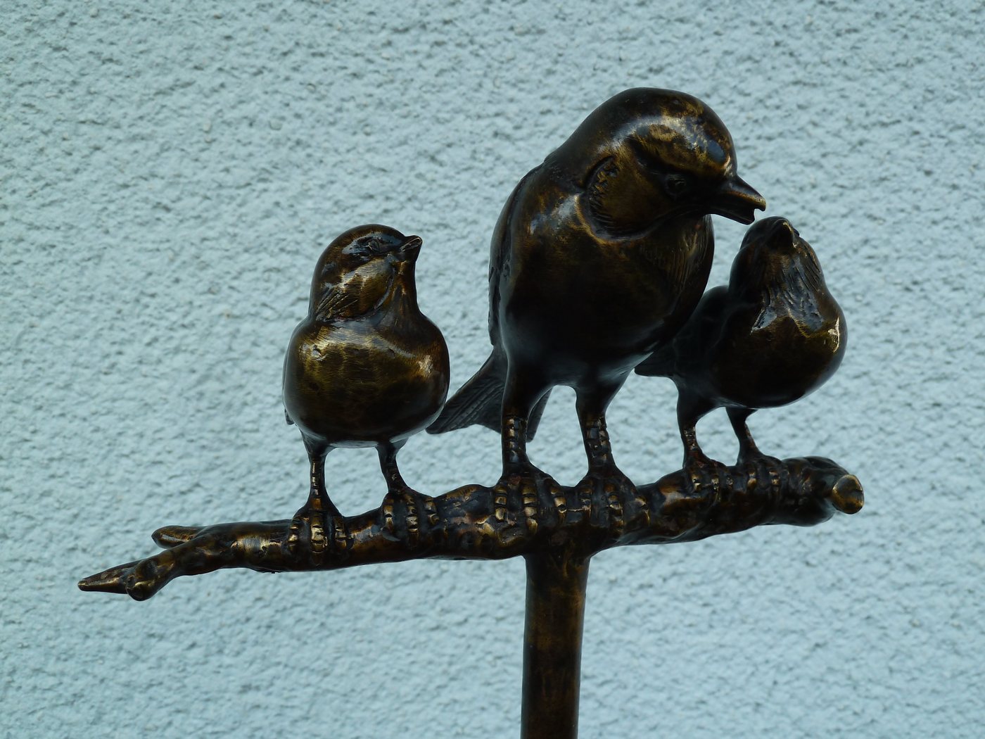 IDYL Dekofigur IDYL Bronze-Skulptur 1 Amsel und 2 Spatzen auf Ast von IDYL