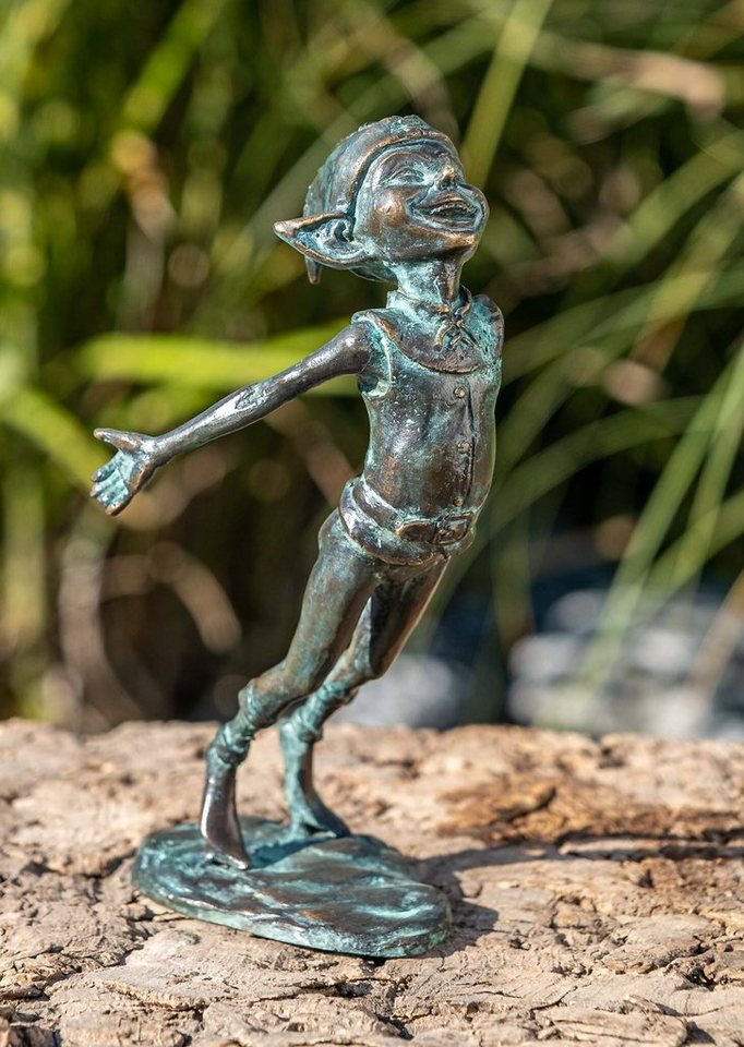 IDYL Dekofigur IDYL Bronze-Skulptur Elf stehend, Bronze – sehr robust – Langlebig – witterungsbeständig gegen Frost, Regen und UV-Strahlung. Die Modelle werden in Wachsausschmelzverfahren in Bronze gegossen und von Hand patiniert. von IDYL