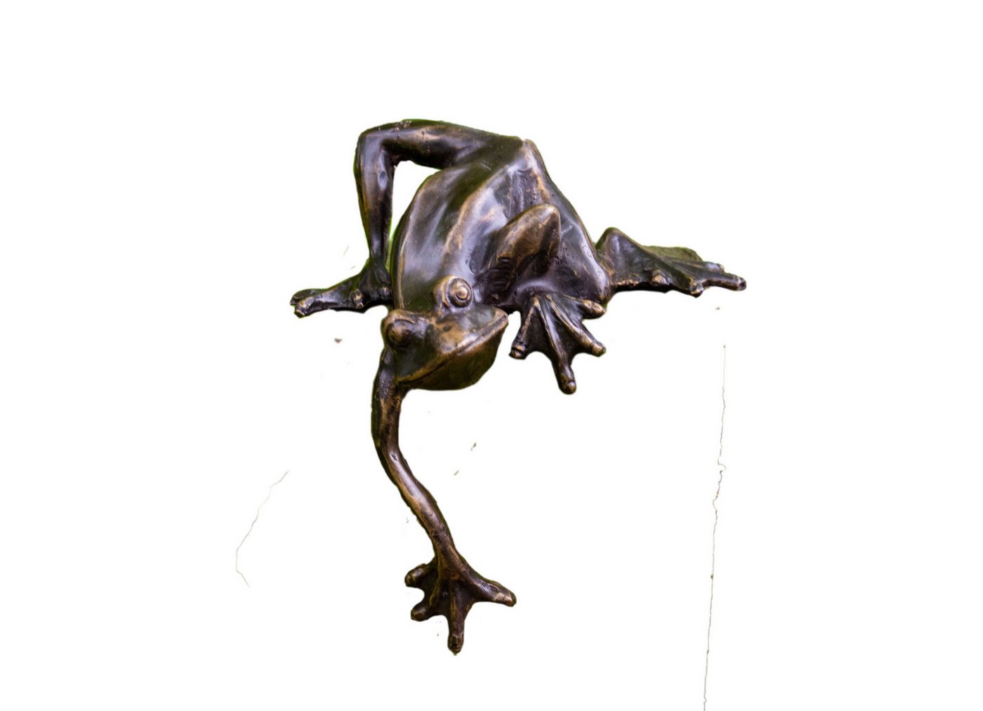 IDYL Dekofigur IDYL Bronze-Skulptur Frosch Kantenkletterer, Bronze sehr robust witterungsbeständig gegen Frost und UV-Strahlung von IDYL