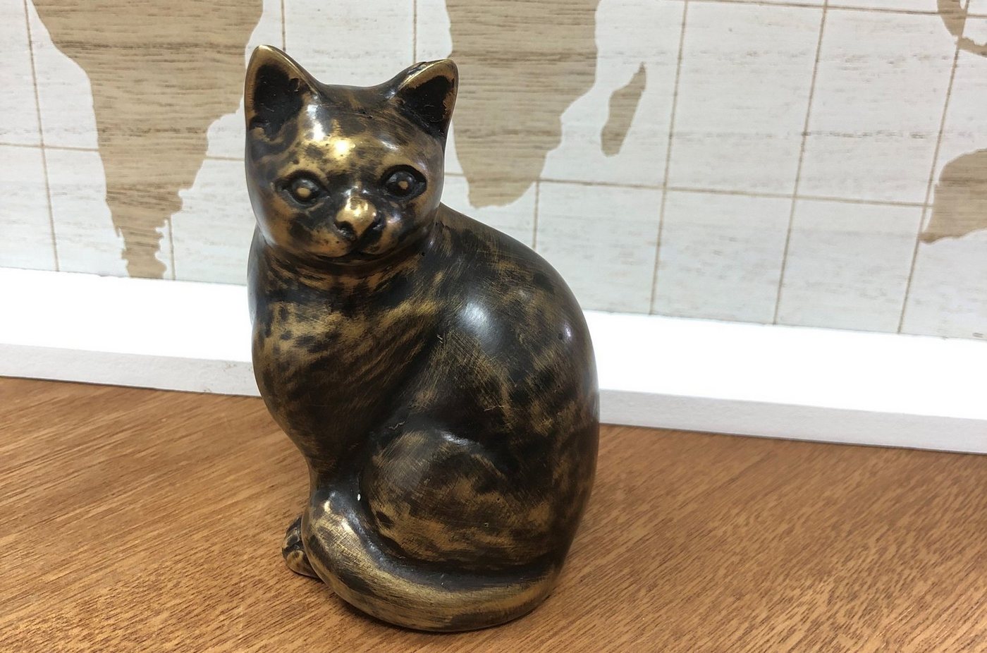 IDYL Dekofigur IDYL Bronze-Skulptur Katze sitzend, Bronze sehr robust witterungsbeständig gegen Frost und UV-Strahlung von IDYL