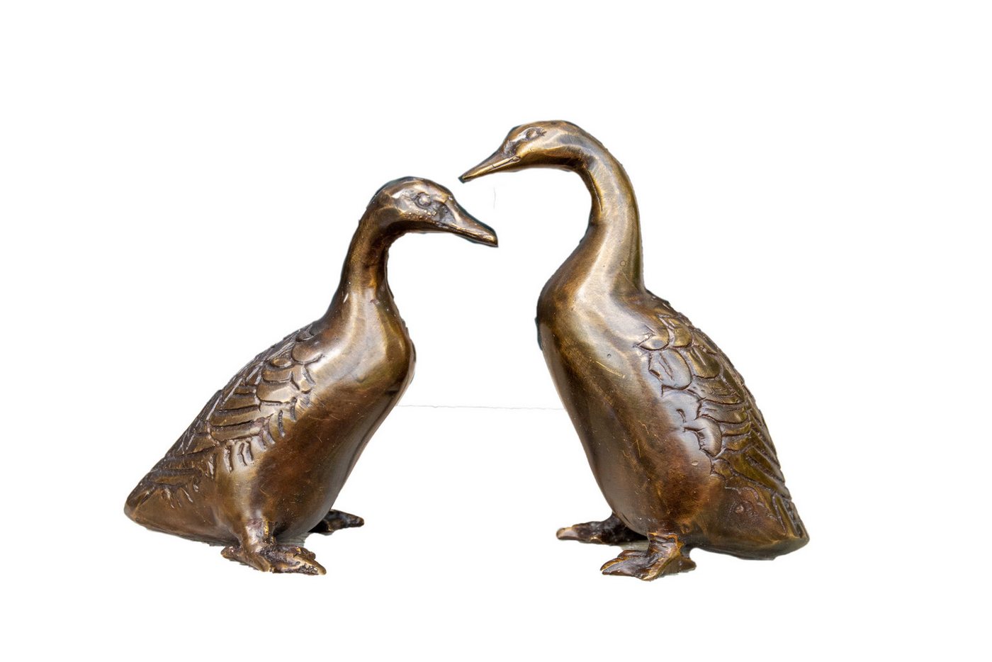 IDYL Dekofigur IDYL Bronze-Skulptur Paar Enten klein, Bronze sehr robust witterungsbeständig gegen Frost und UV-Strahlung von IDYL