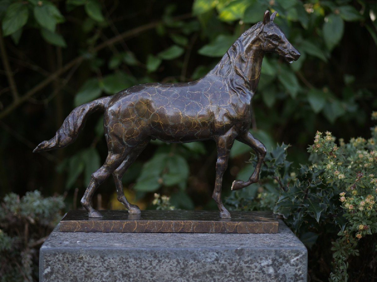 IDYL Dekofigur IDYL Bronze-Skulptur Pferd mit spezieller Patina, Bronze – sehr robust – Langlebig – witterungsbeständig gegen Frost, Regen und UV-Strahlung. Die Modelle werden in Wachsausschmelzverfahren in Bronze gegossen und von Hand patiniert. von IDYL