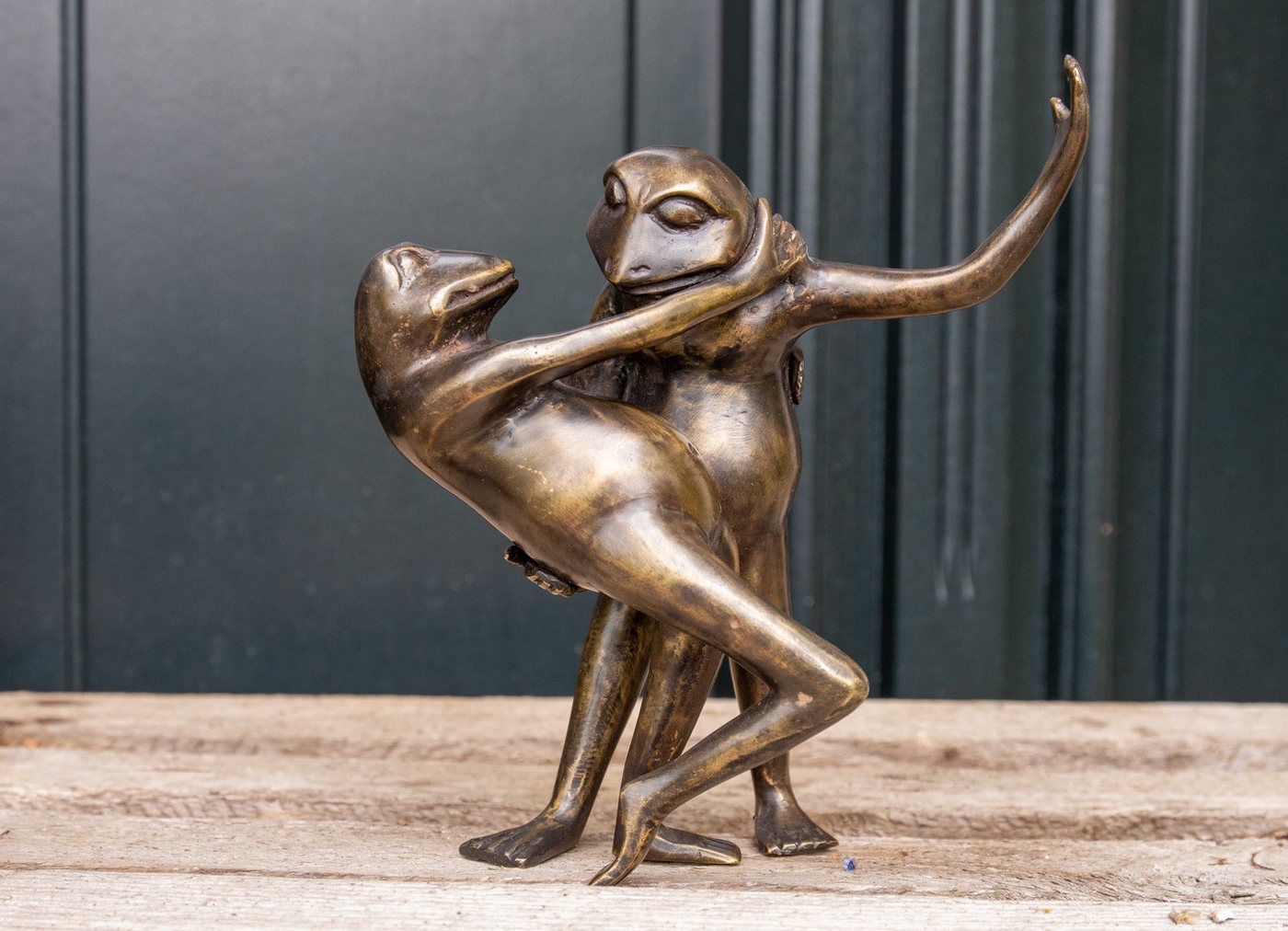 IDYL Dekofigur IDYL Bronze-Skulptur Tanzende Tango-Frösche klein von IDYL