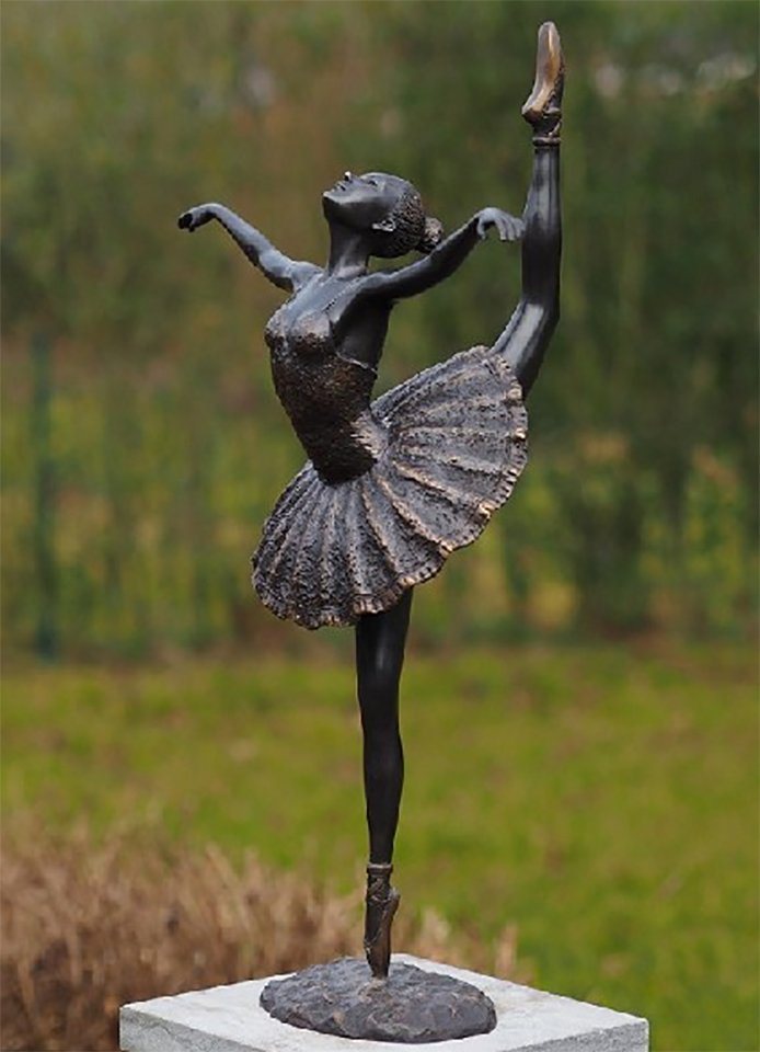 IDYL Gartenfigur IDYL Bronze-Skulptur Ballerina, Bronze – sehr robust – Langlebig – witterungsbeständig gegen Frost, Regen und UV-Strahlung. Die Modelle werden in Wachsausschmelzverfahren in Bronze gegossen und von Hand patiniert. IDYL Gartenfigur IDYL Bronze-Skulptur Ballerina, Bronze – sehr robust – Langlebig – witterungsbeständig gegen Frost, Regen und UV-Strahlung. Die Modelle werden in Wachsausschmelzverfahren in Bronze gegossen und von Hand patiniert. von IDYL