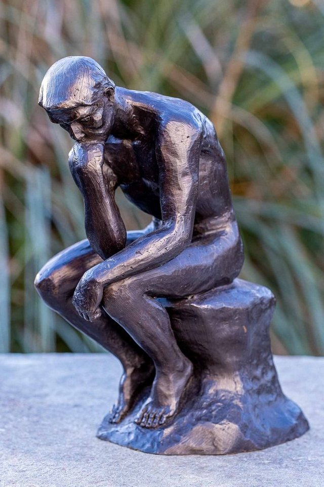 IDYL Gartenfigur IDYL Bronze-Skulptur Denker von Rodin 29 cm, Bronze – sehr robust – Langlebig – witterungsbeständig gegen Frost, Regen und UV-Strahlung. Die Modelle werden in Wachsausschmelzverfahren in Bronze gegossen und von Hand patiniert. IDYL Gartenfigur IDYL Bronze-Skulptur Denker von Rodin 29 cm, Bronze – sehr robust – Langlebig – witterungsbeständig gegen Frost, Regen und UV-Strahlung. Die Modelle werden in Wachsausschmelzverfahren in Bronze gegossen und von Hand patiniert. von IDYL