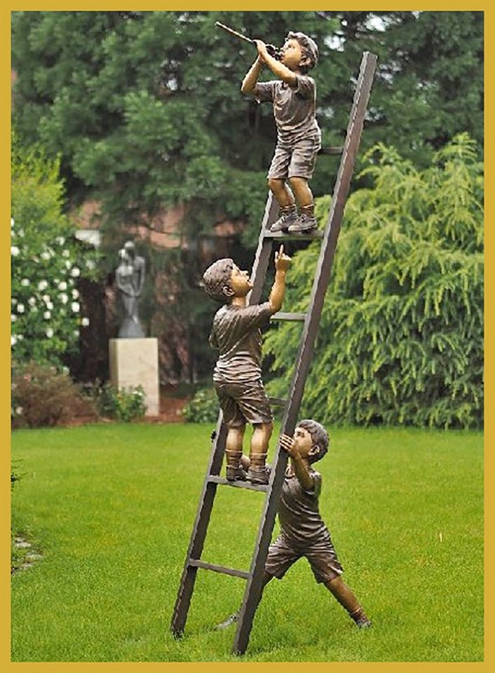 IDYL Gartenfigur IDYL Bronze-Skulptur Drei Junge auf Leiter, Bronze von IDYL