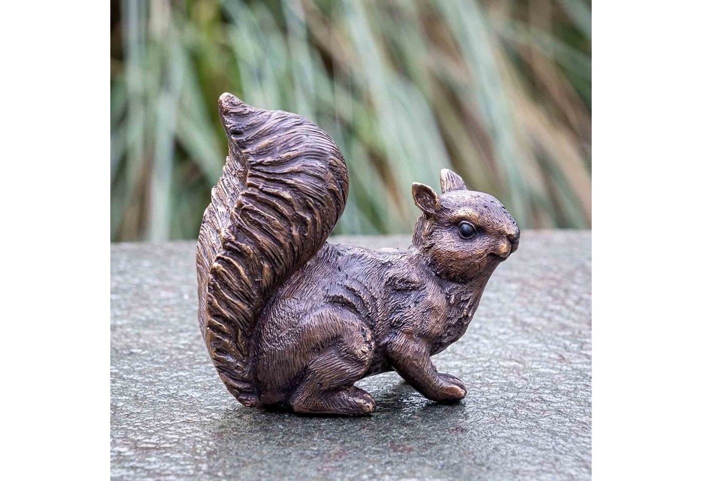 IDYL Gartenfigur IDYL Bronze-Skulptur Eichhörnchen, Bronze von IDYL
