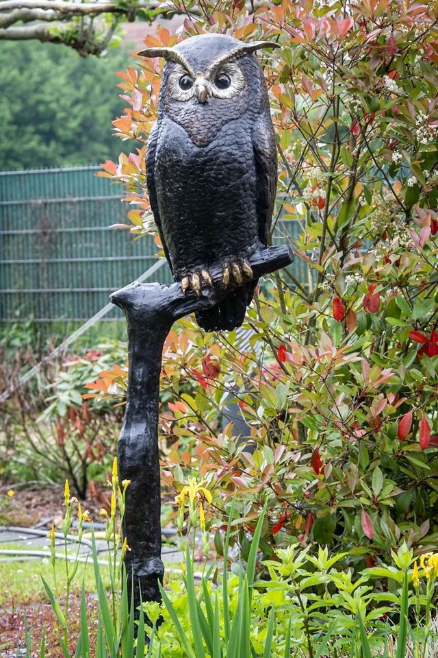 IDYL Gartenfigur IDYL Bronze-Skulptur Eule auf Stamm, Bronze von IDYL