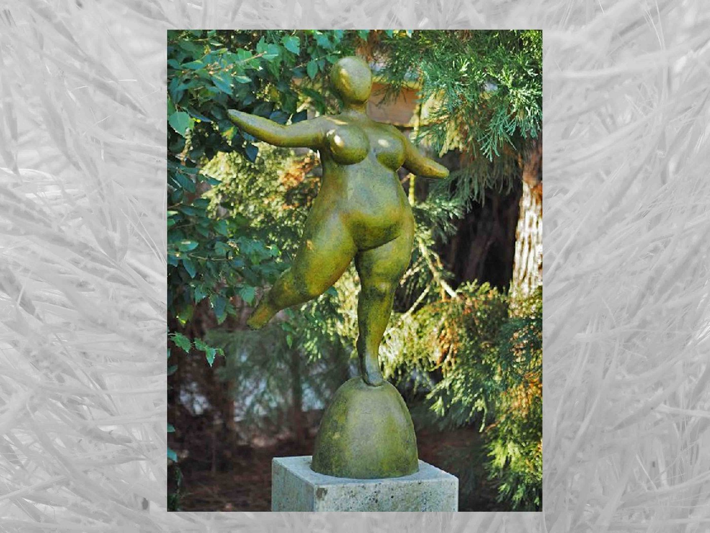 IDYL Gartenfigur IDYL Bronze-Skulptur Große Frau grüne heiße Patina, Bronze von IDYL