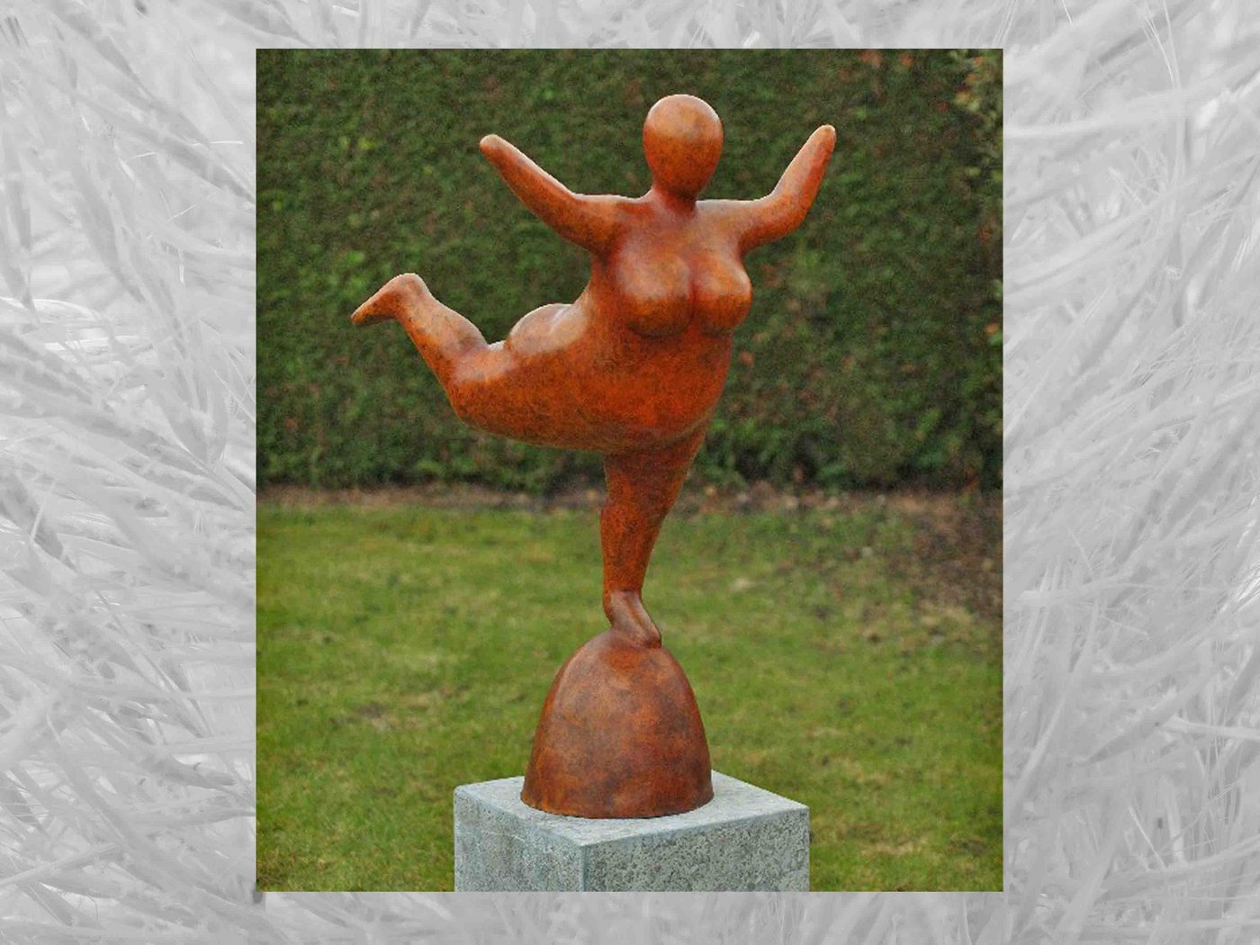 IDYL Gartenfigur IDYL Bronze-Skulptur Große Frau orange heiße Patina, Bronze – sehr robust – Langlebig – witterungsbeständig gegen Frost, Regen und UV-Strahlung. Die Modelle werden in Wachsausschmelzverfahren in Bronze gegossen und von Hand patiniert. IDYL Gartenfigur IDYL Bronze-Skulptur Große Frau orange heiße Patina, Bronze – sehr robust – Langlebig – witterungsbeständig gegen Frost, Regen und UV-Strahlung. Die Modelle werden in Wachsausschmelzverfahren in Bronze gegossen und von Hand patiniert. von IDYL