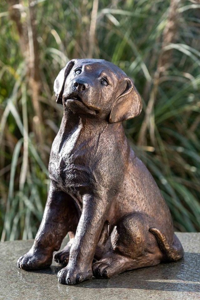 IDYL Gartenfigur IDYL Bronze-Skulptur Hündchen, Bronze – sehr robust – Langlebig – witterungsbeständig gegen Frost, Regen und UV-Strahlung. Die Modelle werden in Wachsausschmelzverfahren in Bronze gegossen und von Hand patiniert. IDYL Gartenfigur IDYL Bronze-Skulptur Hündchen, Bronze – sehr robust – Langlebig – witterungsbeständig gegen Frost, Regen und UV-Strahlung. Die Modelle werden in Wachsausschmelzverfahren in Bronze gegossen und von Hand patiniert. von IDYL