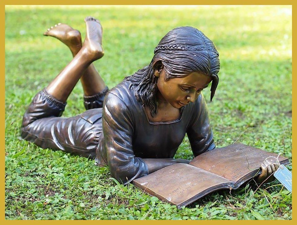 IDYL Gartenfigur IDYL Bronze-Skulptur Lesendes Mädchen, Bronze von IDYL