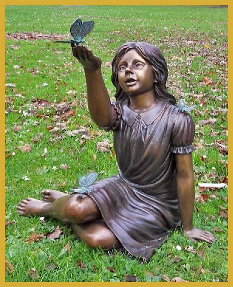 IDYL Gartenfigur »IDYL Bronze-Skulptur Mädchen mit Schmetterling«, Bronze von IDYL
