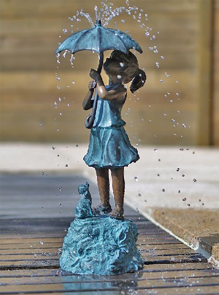 IDYL Gartenfigur IDYL Bronze-Skulptur Mädchen mit einem Regenschirm, Bronze – sehr robust – Langlebig – witterungsbeständig gegen Frost, Regen und UV-Strahlung. Die Modelle werden in Wachsausschmelzverfahren in Bronze gegossen und von Hand patiniert. IDYL Gartenfigur IDYL Bronze-Skulptur Mädchen mit einem Regenschirm, Bronze – sehr robust – Langlebig – witterungsbeständig gegen Frost, Regen und UV-Strahlung. Die Modelle werden in Wachsausschmelzverfahren in Bronze gegossen und von Hand patiniert. von IDYL