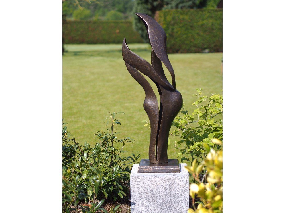 IDYL Gartenfigur IDYL Bronze-Skulptur Moderne Skulptur Harmony", Bronze – sehr robust – Langlebig – witterungsbeständig gegen Frost, Regen und UV-Strahlung. Die Modelle werden in Wachsausschmelzverfahren in Bronze gegossen und von Hand patiniert." von IDYL