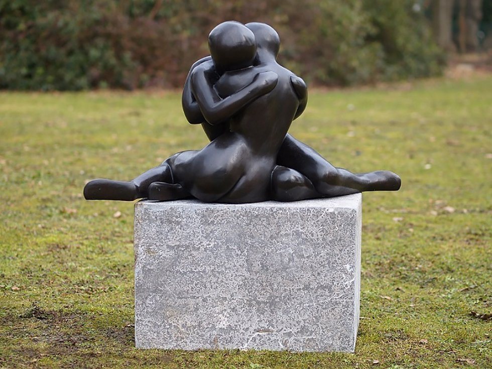 IDYL Gartenfigur IDYL Bronze-Skulptur Modernes Liebespaar, Bronze von IDYL