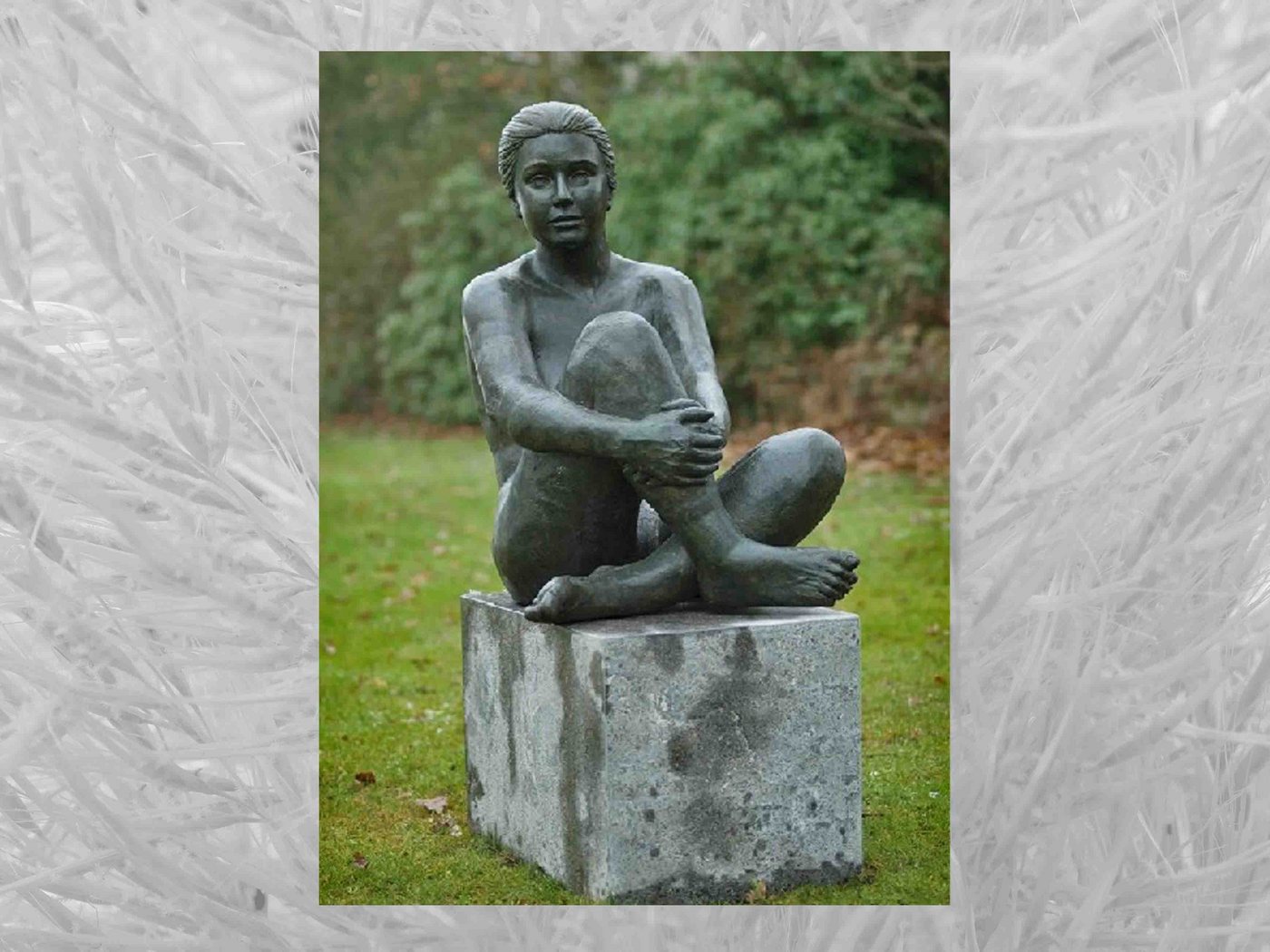 IDYL Gartenfigur IDYL Bronze-Skulptur Nackte Frau sitzend, Bronze von IDYL