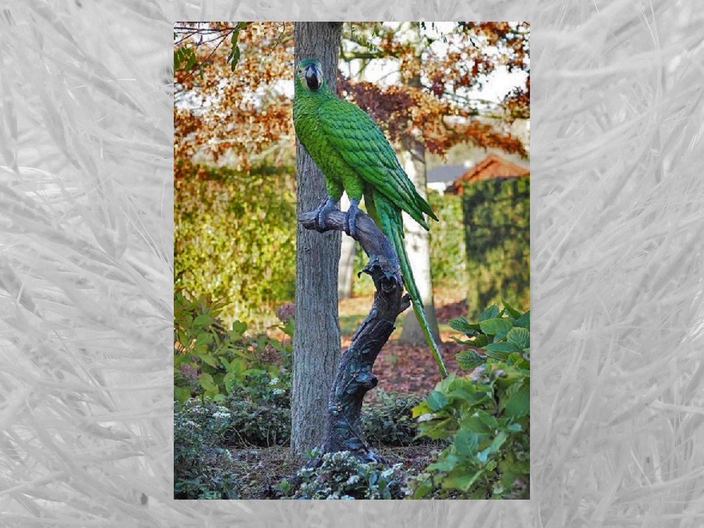 IDYL Gartenfigur IDYL Bronze-Skulptur Papagei grün auf Stamm, Bronze von IDYL