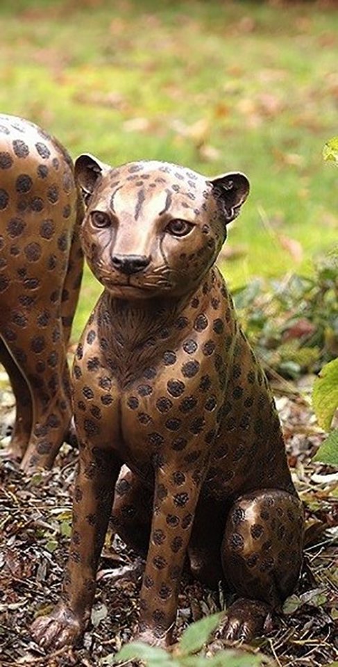 IDYL Gartenfigur IDYL Bronze-Skulptur Sitzende Gepard, Bronze von IDYL