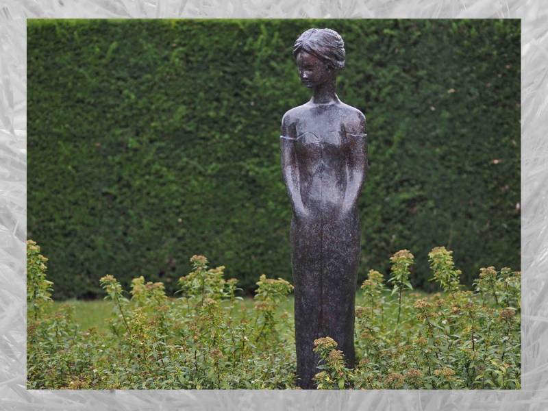 IDYL Gartenfigur IDYL Bronze-Skulptur Stehende Frau, Bronze von IDYL