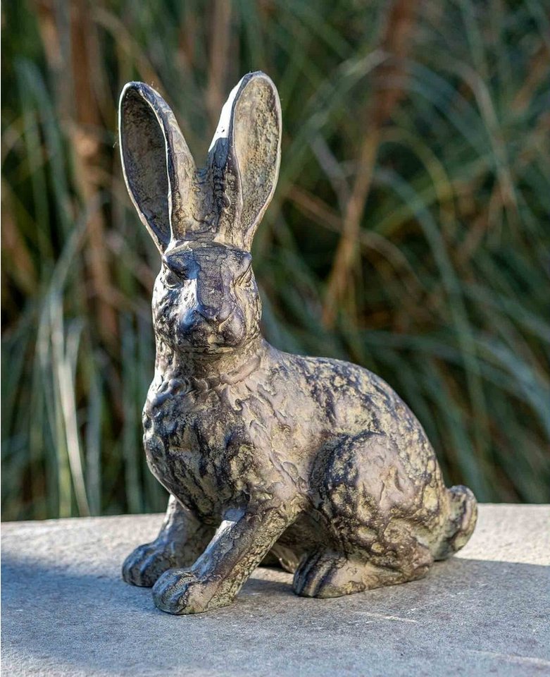 IDYL Gartenfigur IDYL Bronze-Skulptur Stehender Hase, Bronze – sehr robust – Langlebig – witterungsbeständig gegen Frost, Regen und UV-Strahlung. Die Modelle werden in Wachsausschmelzverfahren in Bronze gegossen und von Hand patiniert. IDYL Gartenfigur IDYL Bronze-Skulptur Stehender Hase, Bronze – sehr robust – Langlebig – witterungsbeständig gegen Frost, Regen und UV-Strahlung. Die Modelle werden in Wachsausschmelzverfahren in Bronze gegossen und von Hand patiniert. von IDYL