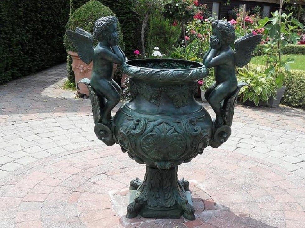 IDYL Gartenfigur IDYL Bronze-Skulptur Vase mit zwei Engeln, Bronze von IDYL