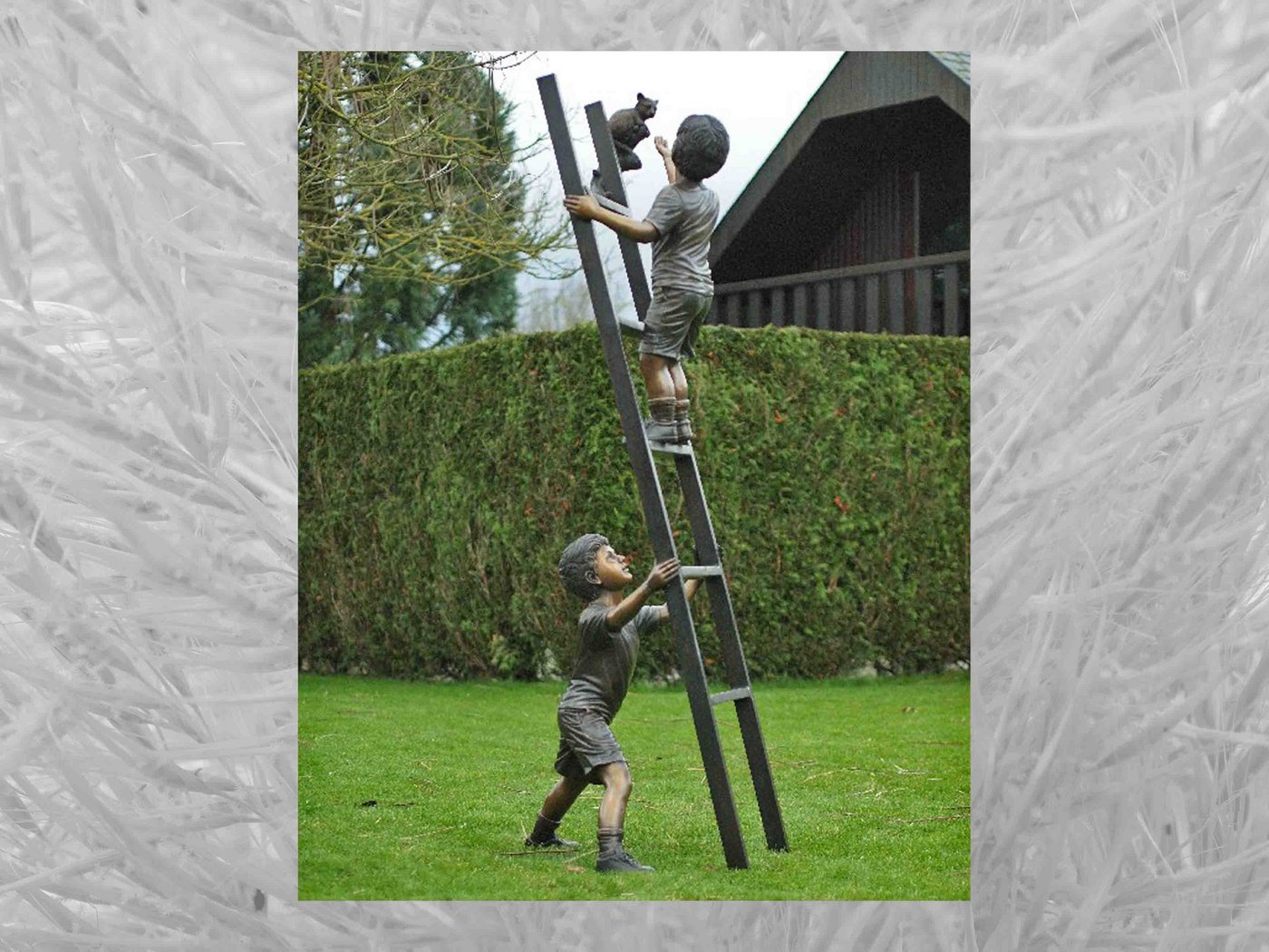 IDYL Gartenfigur IDYL Bronze-Skulptur Zwei Kinder auf Leiter mit Katze, Bronze von IDYL