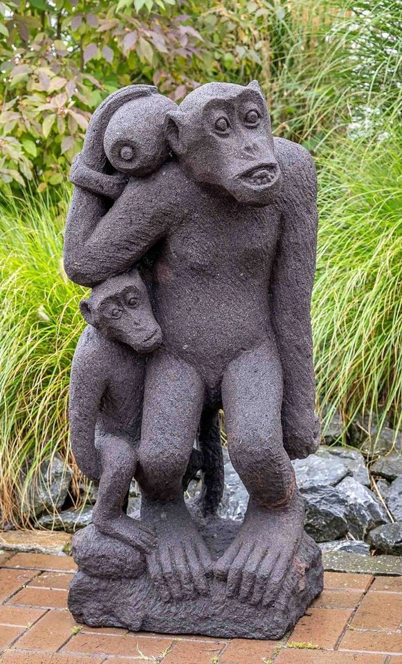 IDYL Gartenfigur IDYL Lavastein Figur Affenfamilie, Lavastein– ein Naturprodukt – sehr robust – witterungsbeständig gegen Frost, Regen und UV-Strahlung. von IDYL