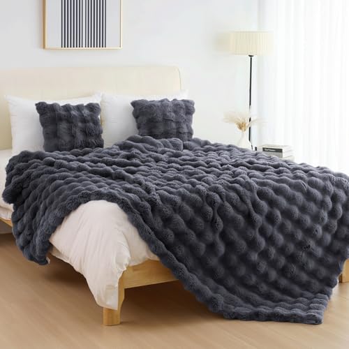 IKALIFE Weiche Kunstfelldecke Kuscheldecke Felloptik - Kunstfell Decke Plüsch Flauschig Felldecke Faux Kaninchenfell Decke Kuscheldecke Fell Bubble Decken für Couch Bett Sofa, 150 x 200 cm Grau IKALIFE Weiche Kunstfelldecke Kuscheldecke Felloptik - Kunstfell Decke Plüsch Flauschig Felldecke Faux Kaninchenfell Decke Kuscheldecke Fell Bubble Decken für Couch Bett Sofa, 150 x 200 cm Grau von IKALIFE