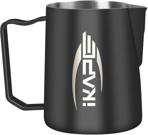 IKAPE Espresso-Milchkännchen, Espresso-Dampfkännchen mit scharfer Tülle für Espresso-Barista-Werkzeug, 600ml Milchaufschäumkanne (Schwarz) von IKAPE