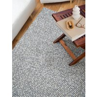 Handgewebter Grauer Skandinavisch Inspirierter Grobstrick Looped Indoor Wollteppich, Gemütlicher, Gefilzter Maßgeschneiderter Teppich von INDIALIVING