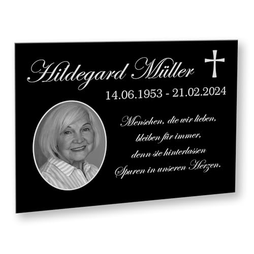 INDIGOS UG - Gedenktafel mit Bild rund - 20x15 cm - wetterfeste Grabplatte als Grabstecker - Text und Datum - Schilder selbst gestalten mit Wunschname, Trauerspruch und Datum bedruckt INDIGOS UG - Gedenktafel mit Bild rund - 20x15 cm - wetterfeste Grabplatte als Grabstecker - Text und Datum - Schilder selbst gestalten mit Wunschname, Trauerspruch und Datum bedruckt von INDIGOS UG