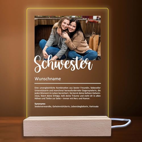 INDIGOS UG - LED Nachttischlampe - Schwester Definition - Bild mit Wunschtext - Wunschname - personalisiertes Nachtlicht - LED-Lampe - Geschenk, Geburtstag, Weihnachten - optionale Lampe warmweiß INDIGOS UG - LED Nachttischlampe - Schwester Definition - Bild mit Wunschtext - Wunschname - personalisiertes Nachtlicht - LED-Lampe - Geschenk, Geburtstag, Weihnachten - optionale Lampe warmweiß von INDIGOS UG