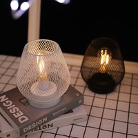 2er-Set Mini-Retro-Tischlampen aus Metallkäfig, Wohnzimmer-Tischlampe mit Holzsockel, 18 cm hoch, geometrische Beleuchtung, kabellos, 2er-Set Mini-Retro-Tischlampen aus Metallkäfig, Wohnzimmer-Tischlampe mit Holzsockel, 18 cm hoch, geometrische Beleuchtung, kabellos, von INEASICER