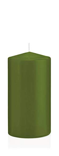 INNA-Glas Wachskerze Maeva, olivgrün, 15cm, Ø 8cm, 69h - Made in Germany - Stumpenkerze - Windlicht Kerze von INNA-Glas